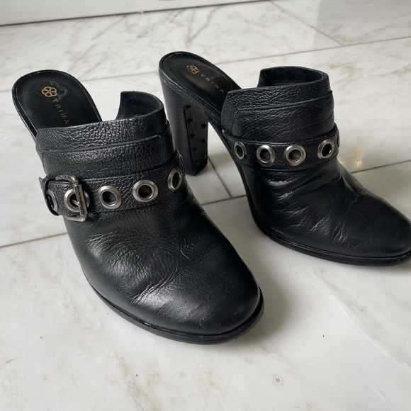 Trina Turk, women’s 8, Willoughby black leather and silver studded heeled mules - Picture 3 of 13